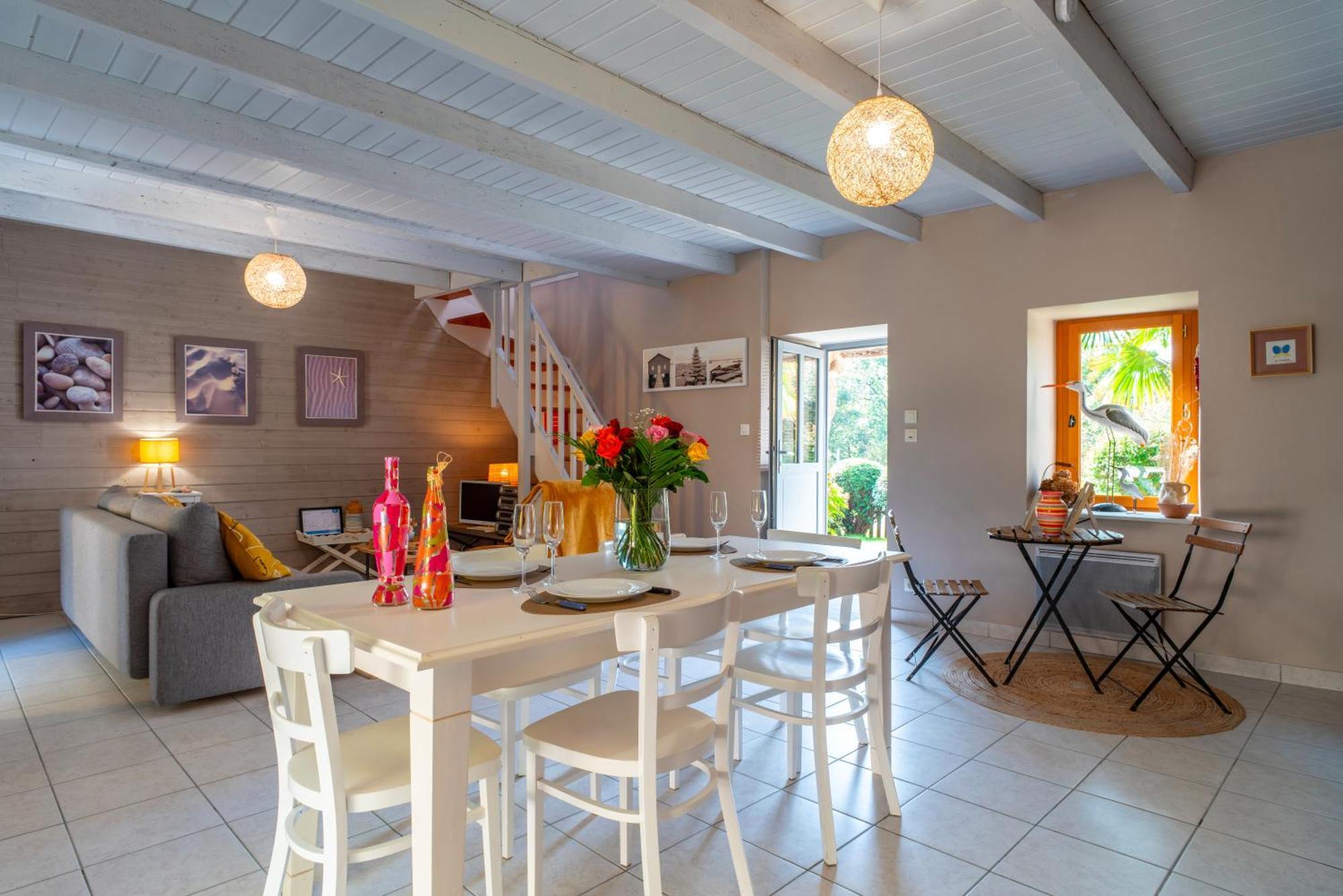 La Libellule - Charmante Maison Avec Jardin A Séné Esterno foto